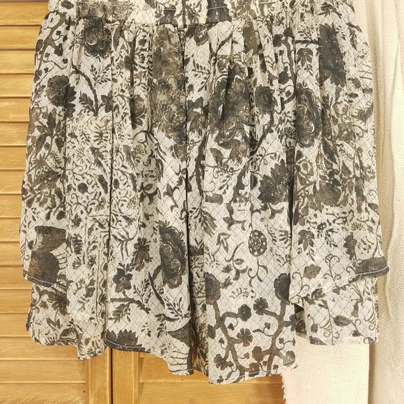 Flowy Floral Mini Skirt - Picture 10 of 11